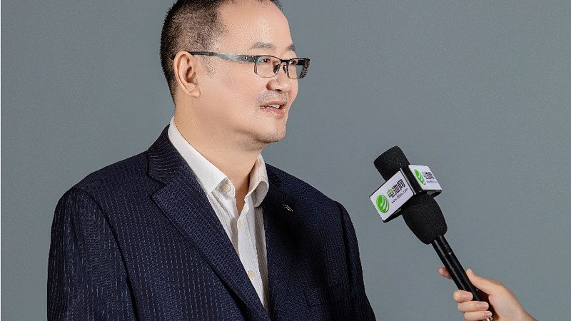 小型太阳能板每瓦费用揭秘：成本构成与市场趋势